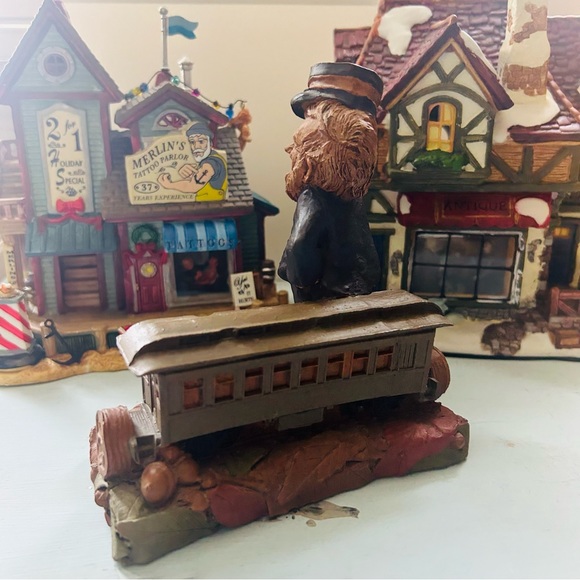 TOM CLARK Gnome Pullman Train Conductor Whimsical Whimsy Vintage Decor - Picture 4 of 7